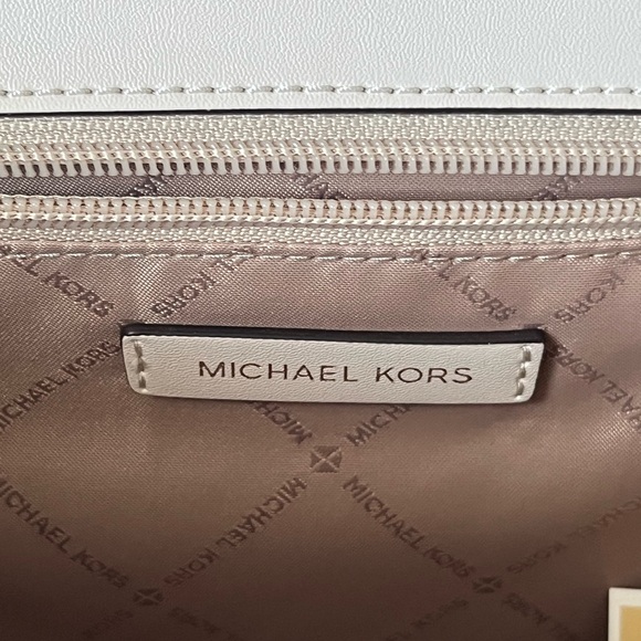 🌼Michael Kors Purse Set - Picture 11 of 16